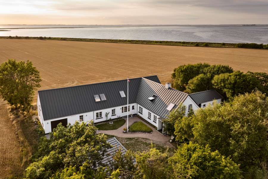 Steel profiles on “Morten Korch style” property, Ydeøvej 26, 4900 Nakskov